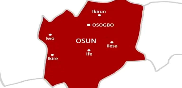 Angry youths set ablaze Iree Oba palace in Osun