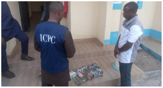 Soldiers Intercept N2m Cash Being Transported To Politician In Gombe