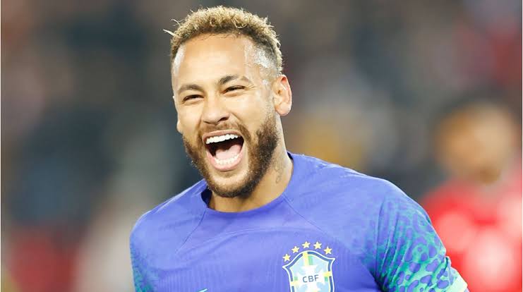 A Brazilian entrepreneur, whose wealth exceeds $200 million, decides to leave all his possessions to Neymar in his will.