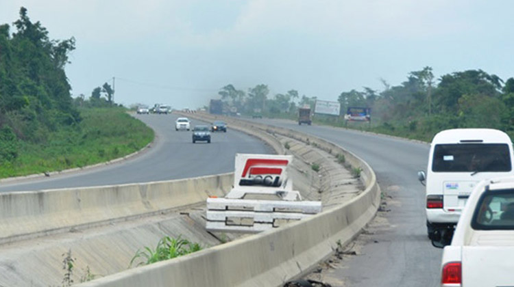 Hit-and-run driver kills two on Lagos-Ibadan Expressway